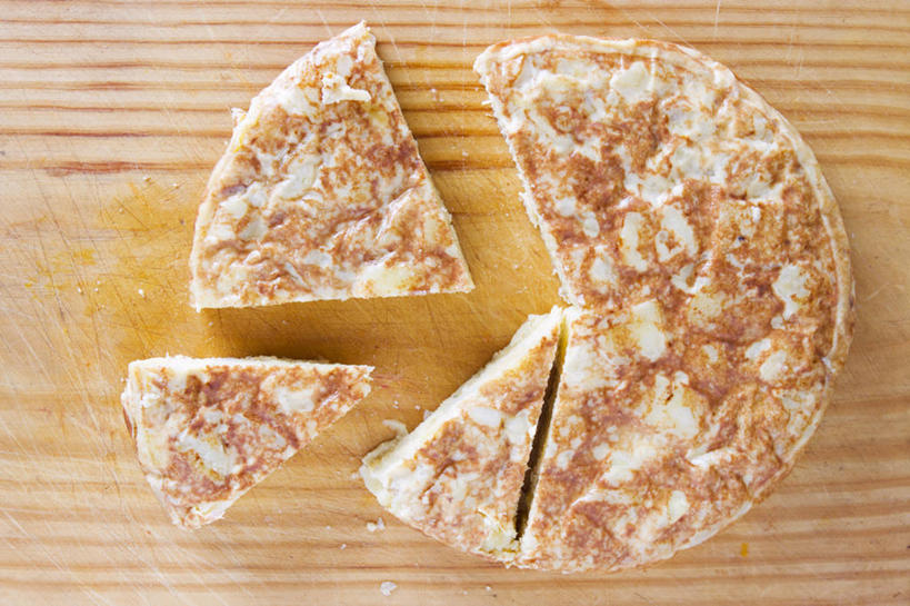 点心,面包,无人,横图,俯视,切开,木纹,食品,面点,案板,吐司,食物,糕点,切,摄影,法式面包,剖面,吐司面包,切面,彩图,高角度拍摄,影棚拍摄,多士,听型面包,蛋糕