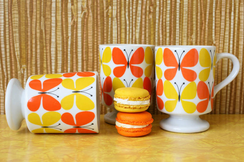 无人,横图,室内,特写,复古,桌子,蝴蝶,美国,黄色,马克杯,甜食,橙色,摄影,式样,设计,彩图,蛋白杏仁饼