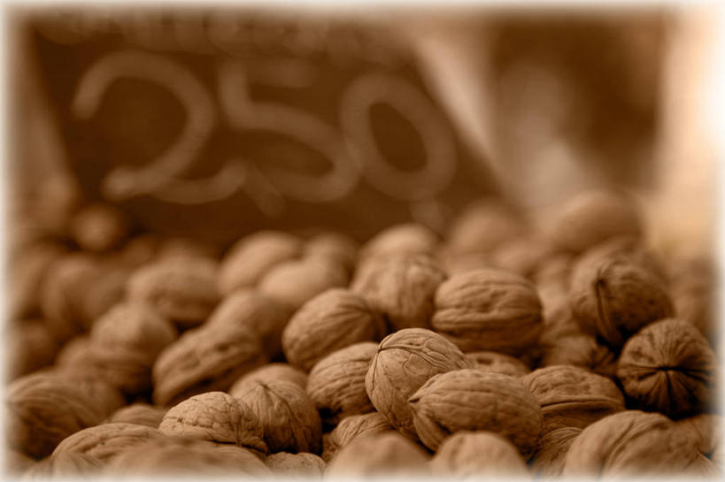 无人,横图,室外,白天,购物,消费,西班牙,丰富,数字,集市,市场,零售,金融,摄影,清新,价格标签,贩卖,选购,贸易,胡桃,阿利坎特,彩图