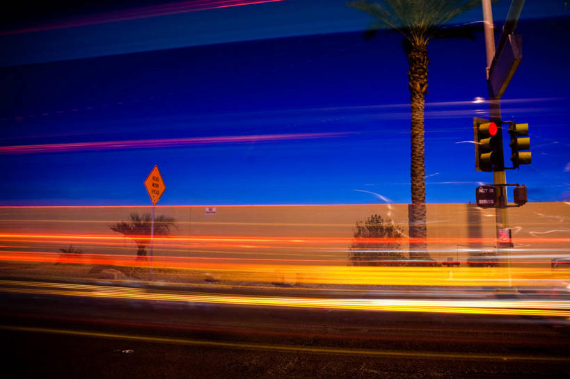 无人,横图,室外,夜晚,街道,棕榈树,美国,红绿灯,天空,运输,摄影,尾灯,迅速,内华达州,拉斯维加斯,彩图