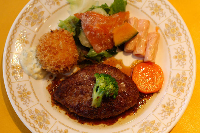 无人,横图,俯视,室内,特写,胡萝卜,东京,日本,食品,首都,饮食,盘子,摄影,清新,健康食物,彩图,高角度拍摄,牛肉汉堡,炸丸子