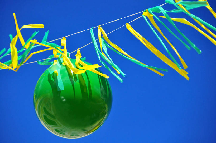 无人,横图,室外,特写,白天,仰视,巴西,庆祝,蓝色,绿色,气球,线绳,摄影,脆弱,万里无云,彩图,低角度拍摄,传统文化,传统节日