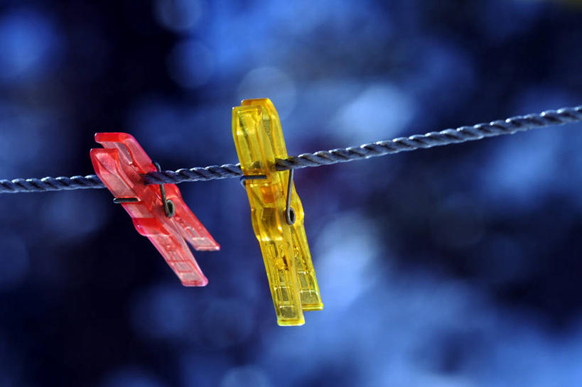 无人,横图,室外,特写,白天,挪威,首都,洗衣服,黄色,红色,晾衣服,摄影,衣夹,奥斯陆,彩图