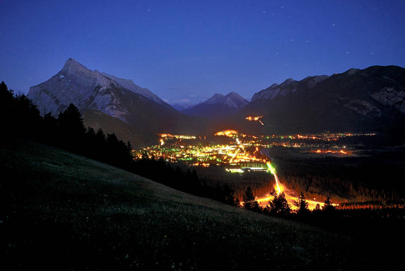 无人,横图,室外,夜晚,山,山脉,加拿大,城镇,树,自然,摄影,宁静,班夫国家公园,万里无云,亚伯达,班夫,彩图