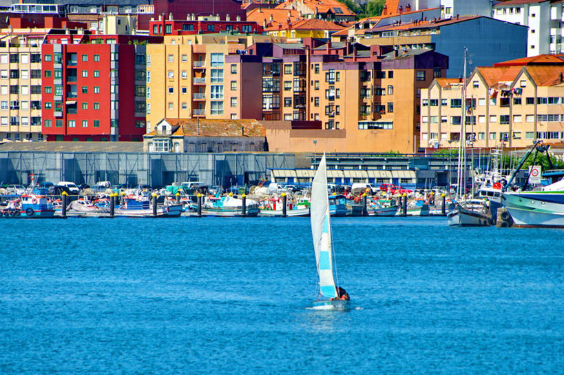 码头,横图,室外,白天,海洋,港口,建筑,船,西班牙,停靠,运输,摄影,停泊,加利西亚,彩图,摆渡口,埠头,渡口,渡头,港湾,海港,货运码头,口岸,商港