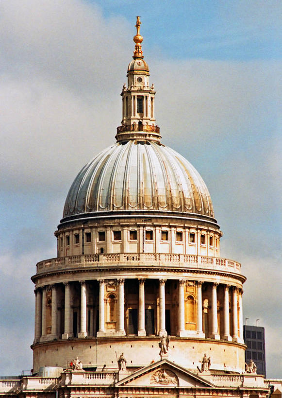 无人,竖图,室外,白天,城市,建筑,英国,柱子,云,首都,历史,圣保罗大教堂,天空,摄影,基督教,圆顶建筑,英国文化,式样,彩图,大教堂