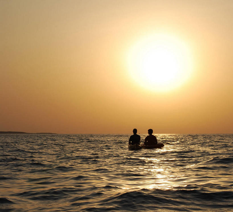 脸,头,脸颊,两个人,横图,室外,海洋,日落,水平线,肩膀,风景,运输,摄影,宁静,剪影,阿拉伯联合酋长国,波斯湾,头部,脸部,脸蛋,面部,彩图,皮船