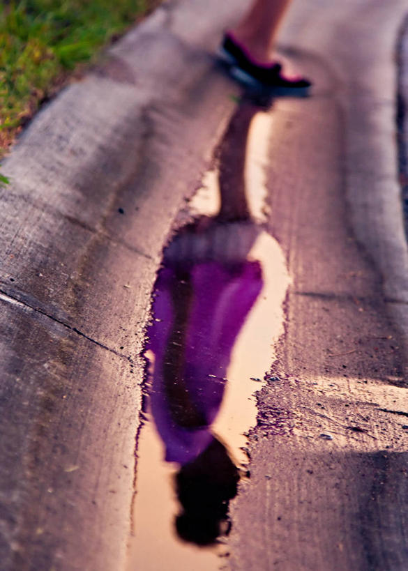 儿童,一个人,站,竖图,室外,白天,纯洁,水,美国,仅一个女性,仅一个人,反射,休闲装,小孩,仅一个小孩,可爱,童年,童趣,摄影,北美,北美洲,美洲,童真,烂漫,无邪,佛罗里达,佛罗里达州,佛州,阳光州,北亚美利加洲,亚美利加洲,天真,女孩,女人,女性,孩子,彩图,美利坚合众国,莱克兰,女生,独处