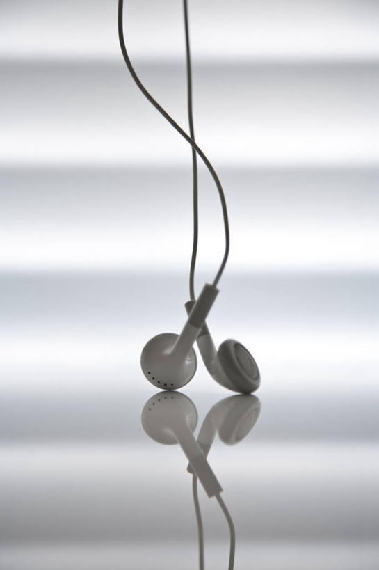 无人,竖图,室内,特写,白天,技术,窗户,美国,小的,反射,耳机,百叶帘,摄影,简单,放音设备,圣地牙哥市,彩图