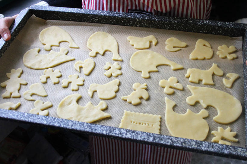 一个人,横图,室内,特写,德国,准备,形状,餐盘,饮食,甜食,手指,摄影,多样,部分,清新,伍珀塔尔,彩图,小麦面粉