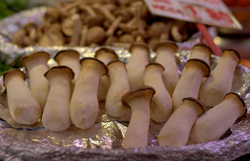 无人,横图,室外,特写,蔬菜,西班牙,许多,丰富,生食,市场,很多,饮食,容器,食用菌,零售,摄影,清新,价格标签,铝箔,巴伦西亚省,彩图