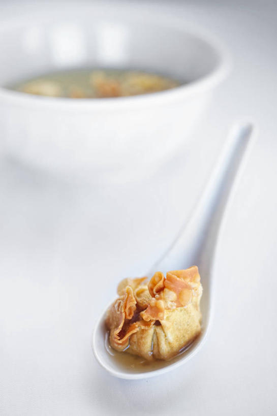 馄饨,无人,竖图,室内,美国,汤,饮食,白色,汤匙,碗,摄影,清新,健康食物,阿尔伯克基,彩图