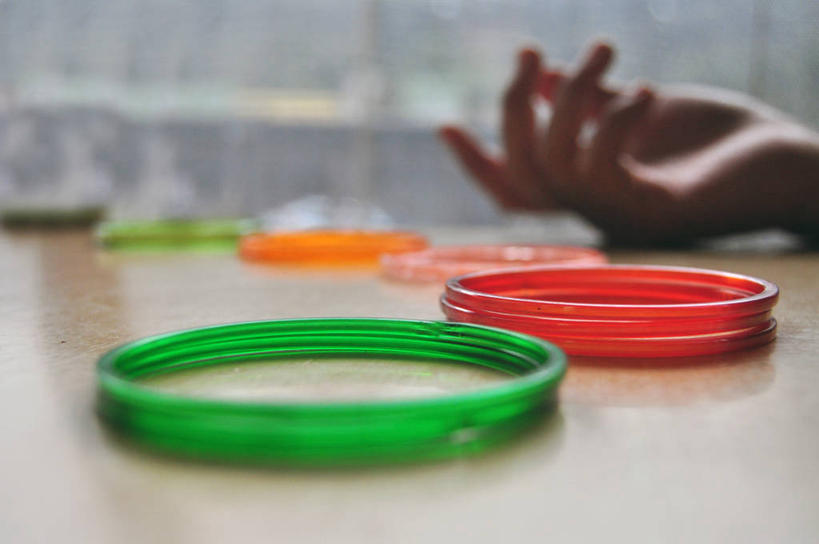 成年人,手,一个人,横图,室内,特写,白天,孟加拉国,亚洲,仅一个女性,堆叠,木制,摄影,多样,部分,南亚,选择,孟加拉人民共和国,彩图