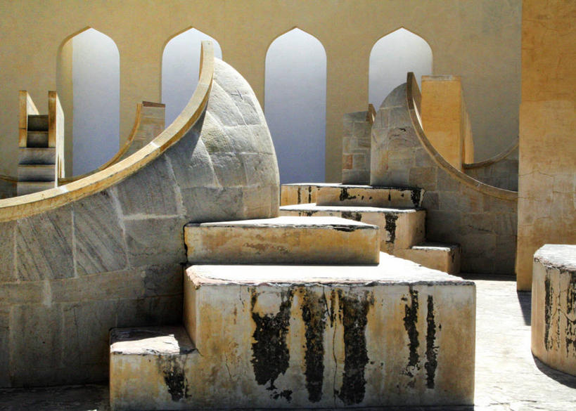 无人,横图,室内,室外,白天,建筑,印度,墙,拱门,历史,废墟,台阶,地标建筑,摄影,测量工具,日晷,天文学,拉贾斯坦邦,曼塔天文台,斋普尔,彩图