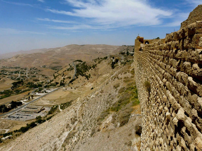 无人,横图,室外,白天,建筑,约旦,城堡,地平线,云,围墙,辽阔,地面,历史,天空,广阔,摄影,宁静,一望无际,延伸,天地相交,无边无际,一马平川,克拉克,彩图