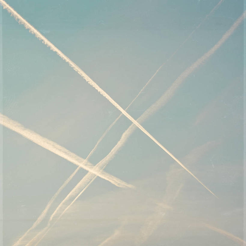 无人,方图,室外,白天,仰视,荷兰,烟雾,云,天空,自然,摄影,污染,废气,飞机尾迹,尾迹云,机尾云,飞机拉烟,云带,尾迹,机尾迹,飞机尾气,式样,彩图,低角度拍摄