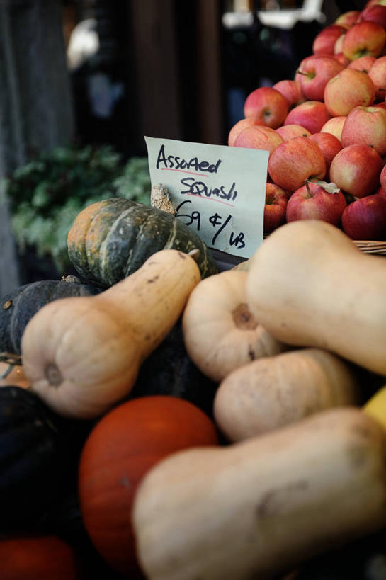 无人,竖图,室外,白天,通讯,苹果,蔬菜,水果,加拿大,许多,堆叠,丰富,市场,很多,饮食,零售,摄影,多样,英文字母,清新,价格标签,选择,温哥华,大不列颠哥伦比亚,彩图