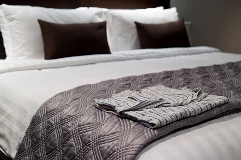 无人,家庭,横图,黑白,室内,床,卧室,泰国,准备,条纹,床单,折叠,枕头,温暖,温馨,一家人,摄影,和睦,式样,完美,清迈省,融洽,例行公事