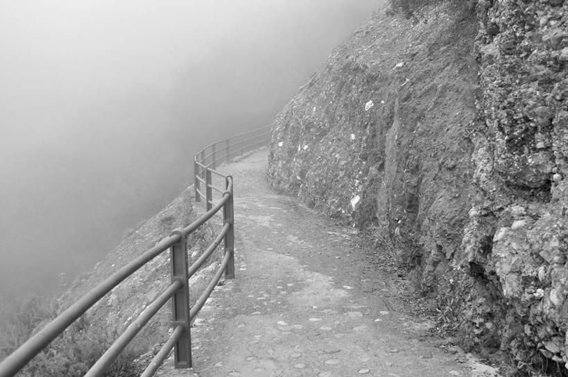 无人,横图,黑白,室外,白天,山,雾,西班牙,篱笆,山路,天气,摄影,保护,宁静