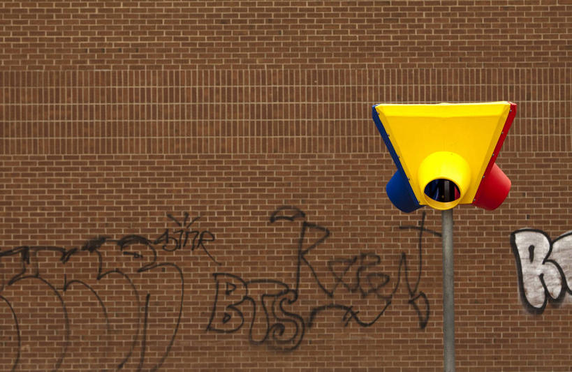 无人,操场,横图,室外,白天,通讯,运动,加拿大,篮球框,砖墙,摄影,英文字母,彩图,涂鸦