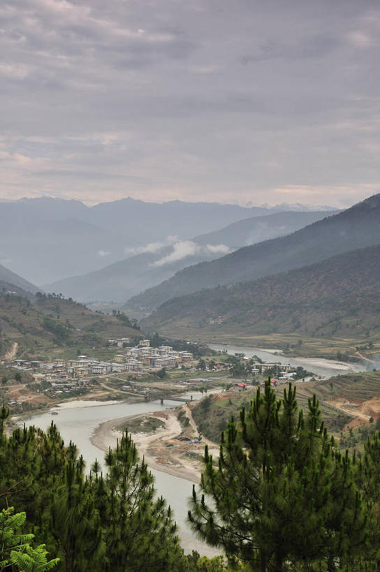 无人,竖图,室外,白天,河流,山脉,不丹,房屋,云,山谷,风景,天空,自然,摄影,宁静,彩图