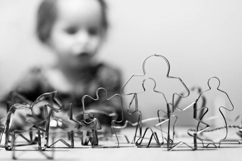 儿童,一个人,横图,黑白,室内,特写,纯洁,挪威,仅一个男性,仅一个人,小孩,仅一个小孩,可爱,童年,童趣,摄影,童真,烂漫,无邪,特隆姆瑟,天真,男孩,男人,男性,孩子,休闲活动,男生