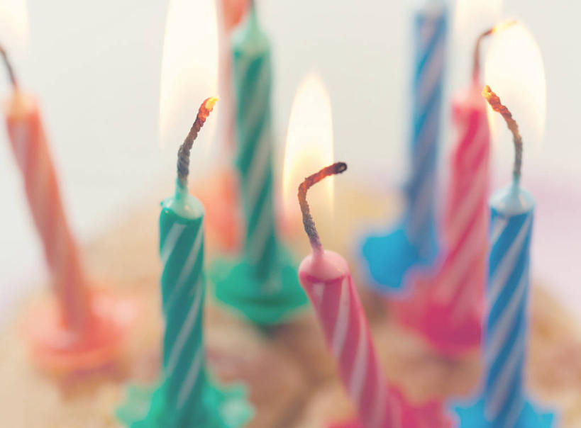 无人,横图,室内,特写,白天,生日,蜡烛,荷兰,条纹,庆祝,点燃,摄影,照亮,彩图