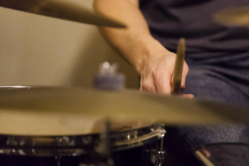 成年人,一个人,横图,室内,特写,西班牙,仅一个男性,鼓,乐器,音乐,拿着,摄影,部分,鼓槌,技能,巴伦西亚省,彩图