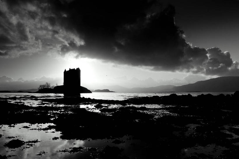 无人,横图,黑白,室外,白天,海洋,山,建筑,日光,英国,图案,图形,城堡,云,几何,菱形,历史,苏格兰,天空,自然,摄影,宁静,数学,岩石,几何学,几何图形