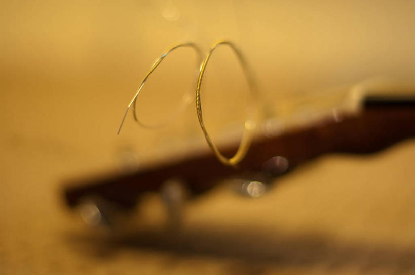 无人,横图,室内,特写,英国,环绕,缠绕,吉他,乐器,音乐,摄影,纠缠,兰开夏,彩图,卷须