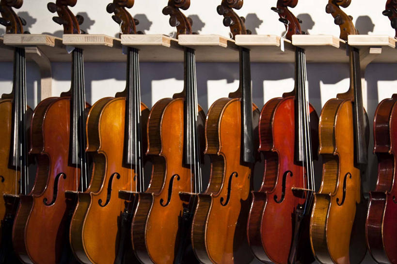 无人,横图,室内,白天,车间,法国,巴黎,一排,整齐,乐器,小提琴,首都,音乐,排列,摄影,队列,彩图