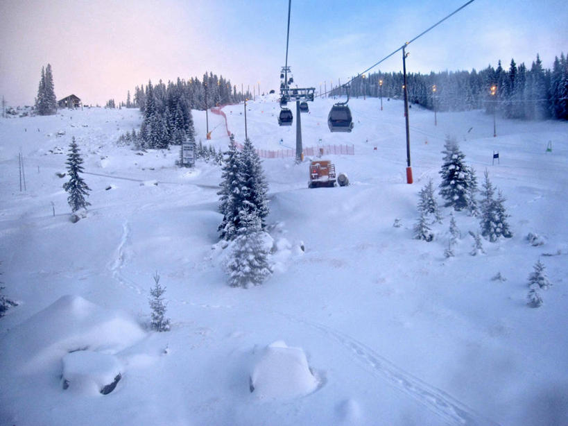 无人,横图,室外,白天,山,雪,挪威,冬天,天气,缆车,树,天空,自然,交通工具,寒冷,运输,摄影,索道,缆索铁路,彩图