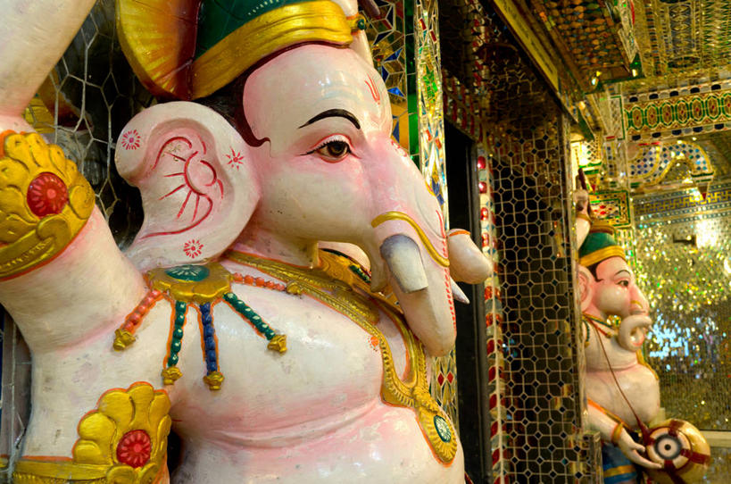 无人,横图,室内,白天,雕塑,马来西亚,节日,装饰,雕像,文化,祈祷,健康,金色,许愿,摄影,宗教,信仰,纪念,祈求,高雅,印度教,灵性,象头神,迦尼萨,平安,象,彩图,神,传统文化,毗那也迦,毗那夜迦,象鼻财神,象鼻天,障碍神