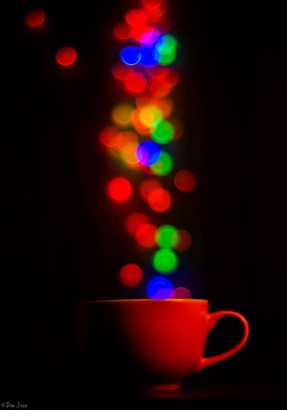 无人,竖图,特写,广州,黑色背景,咖啡杯,饮食,饮料,红色,摄影,照亮,广东省,想法,彩图,影棚拍摄