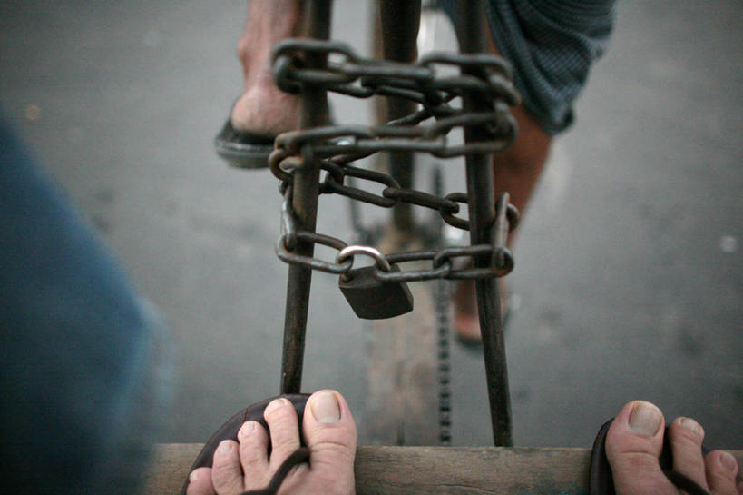 腿,两个人,横图,室外,白天,自行车,孟加拉国,亚洲,锁,运输,摄影,铁环,保护,锁链,链条,部分,束缚,限制,南亚,约束,四肢,孟加拉人民共和国,吉大港,彩图