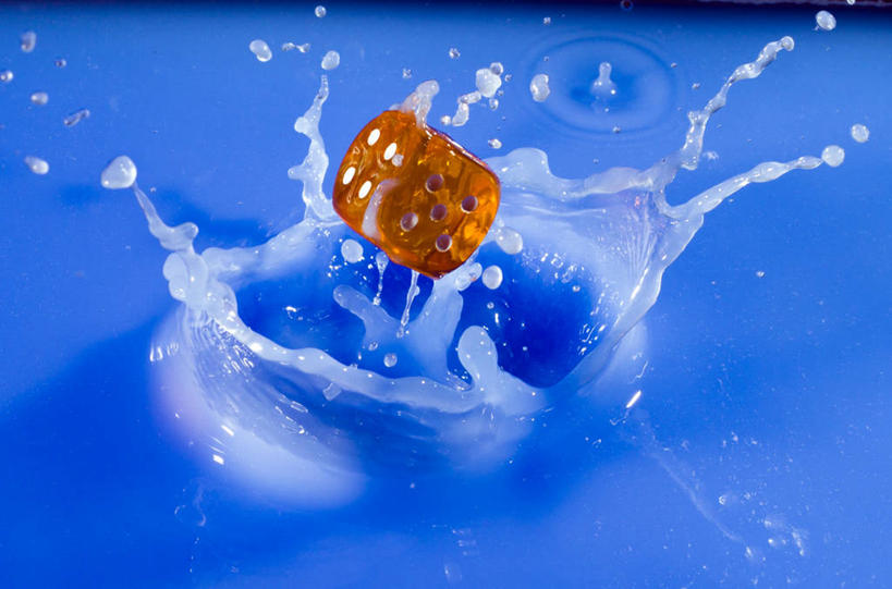 无人,横图,特写,运气,水,阿根廷,溅,骰子,水花,首都,一个,蓝色,摄影,单个,撞击,布宜诺斯艾利斯,沉没,想法,机会,彩图