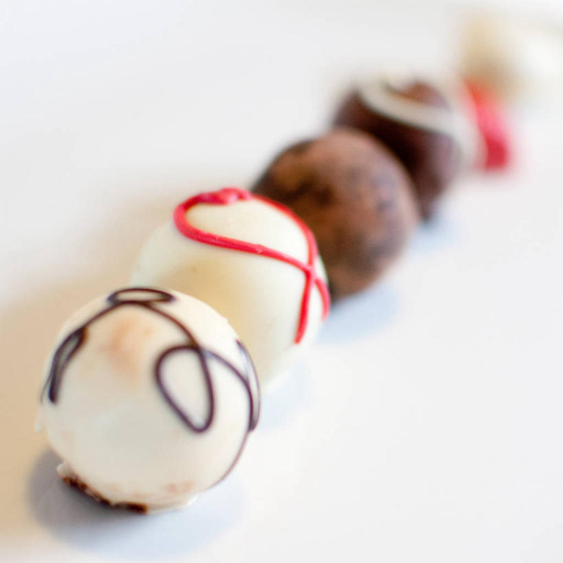 无人,方图,特写,白色背景,美国,情人节,一排,整齐,饮食,排列,甜食,球体,诱惑,摄影,多样,队列,清新,糖衣,内华达州,彩图,影棚拍摄