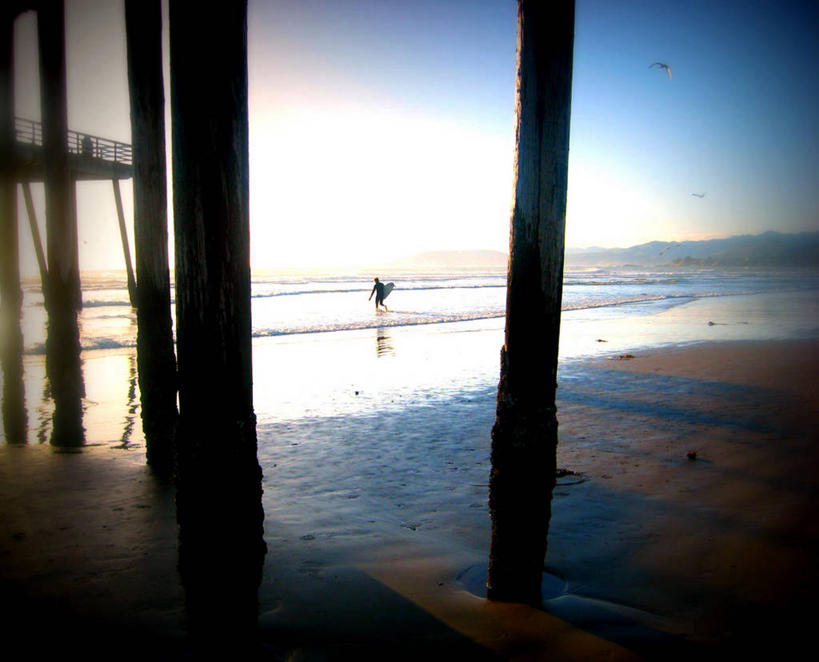 冲浪,一个人,横图,室外,白天,海洋,美国,涉水,天空,自然,木桩,摄影,退潮,享乐,加利福尼亚,海滩,步行,彩图,皮斯摩海滩