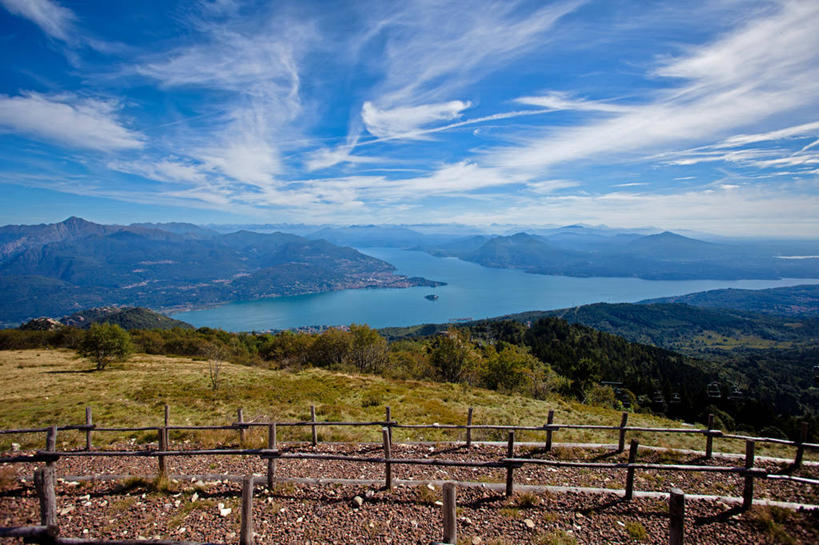 无人,横图,室外,白天,美景,山脉,意大利,地形,景观,篱笆,云,草,树,风景,天空,自然,景色,摄影,宁静,自然风光,马祖尔湖,多洛米蒂山脉,彩图