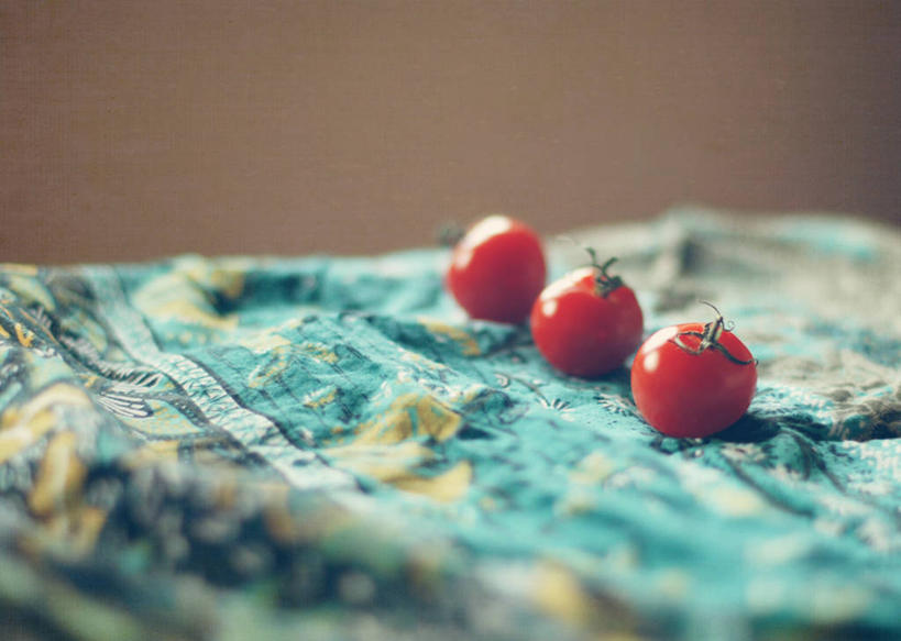 无人,横图,室内,特写,蔬菜,挪威,一排,整齐,饮食,桌布,排列,三个,红色,摄影,队列,清新,樱桃番茄,彩图