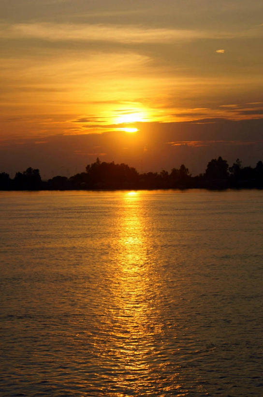 无人,竖图,室外,海洋,河流,美景,日落,太阳,日光,柬埔寨,反射,景观,云,首都,树,风景,天空,自然,景色,摄影,宁静,自然风光,湄公河,彩图,金边,柬埔寨文化