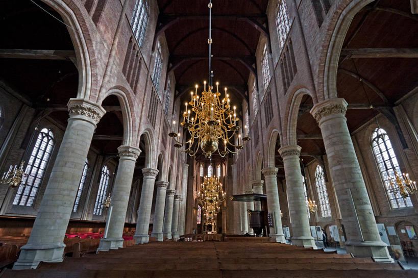 无人,教堂,横图,室内,白天,仰视,天花板,建筑,荷兰,一排,整齐,柱子,拱门,宏伟,排列,地标建筑,摄影,基督教,队列,水晶吊灯,灵性,代尔夫特,设计,彩图,低角度拍摄,新教