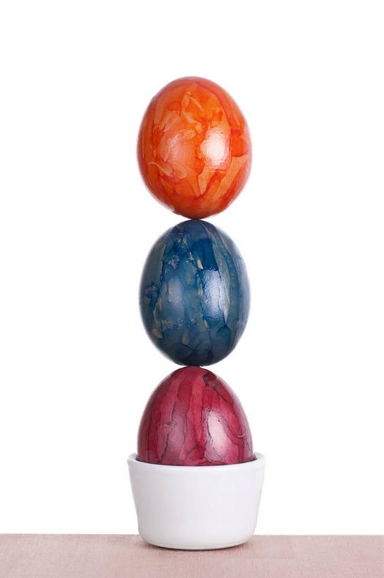 无人,竖图,白色背景,德国,堆叠,杯,平衡,摄影,多样,复活节彩蛋,式样,彩图,影棚拍摄