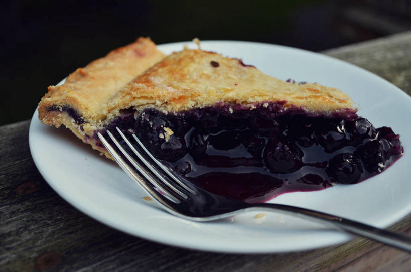 点心,面包,无人,横图,室内,特写,白天,桌子,美国,切开,木制,叉,食品,面点,甜点,甜品,吐司,饮食,食物,糕点,盘子,甜食,切,诱惑,摄影,法式面包,清新,剖面,吐司面包,切面,缅因州,蓝莓派,彩图,多士,听型面包