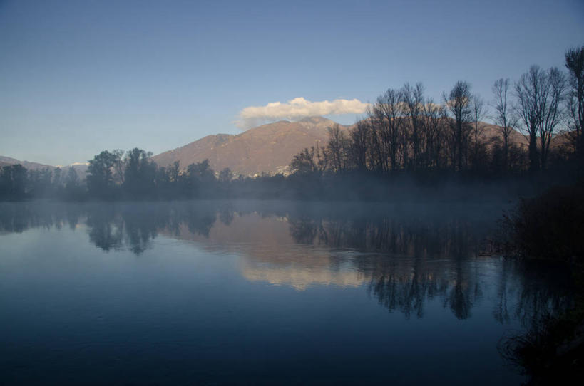 无人,横图,室外,白天,湖,山,雾,瑞士,对称,反射,云,树,蓝色,风景,天空,自然,摄影,宁静,提契诺州,洛迦诺,彩图
