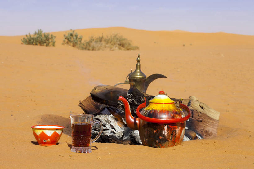 无人,横图,室外,白天,异乎寻常,沙漠,废弃,沙子,首都,饮食,饮料,茶壶,碗,摄影,宁静,销毁,波斯湾,沙特阿拉伯,广口瓶,利雅得,烧毁,玻璃杯,彩图,柴火