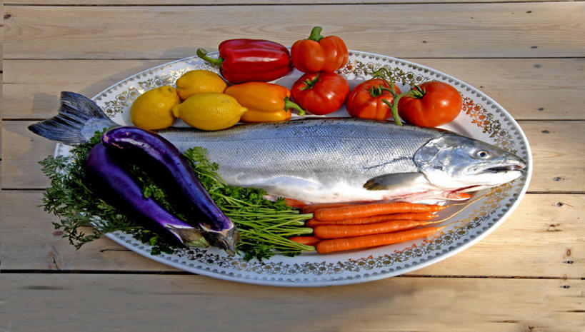 无人,横图,室外,特写,白天,茄子,蔬菜,西红柿,加拿大,木制,食品,盘子,摄影,多样,清新,大不列颠哥伦比亚,纳奈莫,海产,彩图