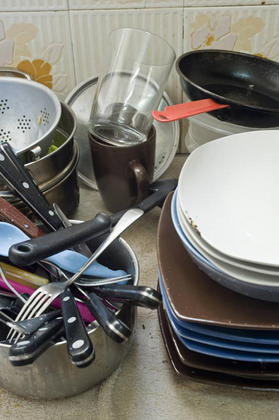 无人,竖图,室内,特写,白天,厨房,西班牙,巴塞罗那,许多,堆叠,叉,很多,杯,盘子,汤匙,摄影,肮脏,加泰隆尼亚,餐刀,邋遢,龌龊,污秽,彩图,例行公事,家务劳动