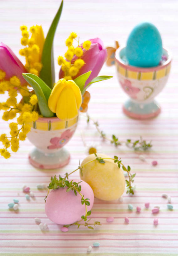 无人,竖图,室内,白天,桌子,意大利,复活节,条纹,庆祝,装饰,糖果,花,三个,摄影,创造力,蛋杯,清新,复活节彩蛋,彩图,传统文化