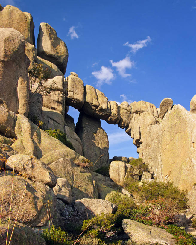 无人,竖图,室外,白天,西班牙,云,首都,草,天空,自然,马德里,摄影,宁静,岩层,岩石,彩图